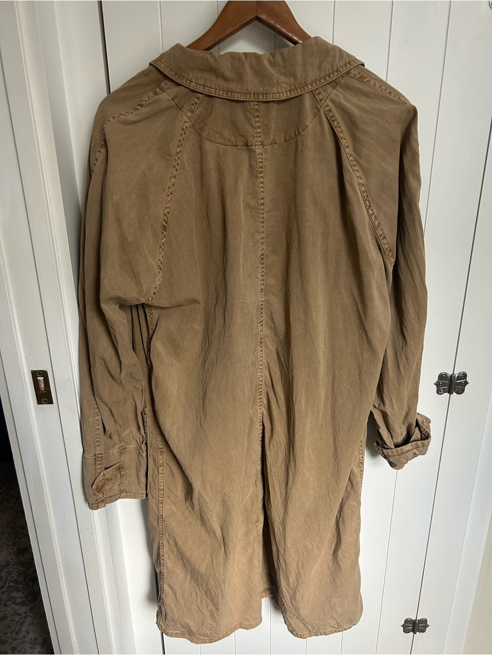 Wilfred medium Women's Long Utility Jacket in Tan